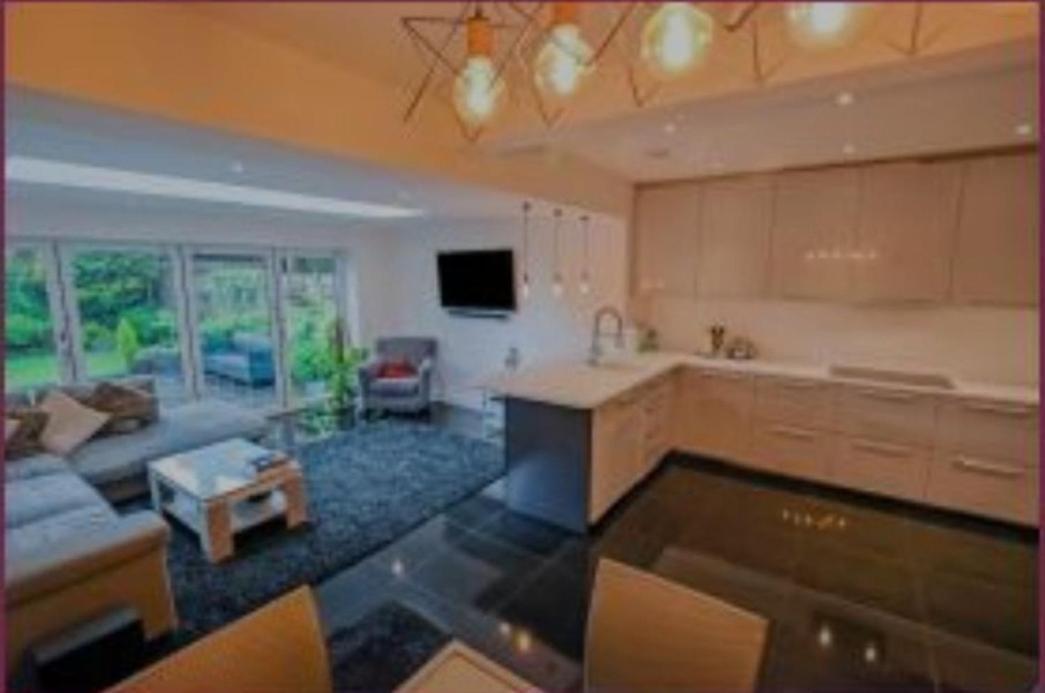 Ash Lawns Apartment Bolton Exterior foto
